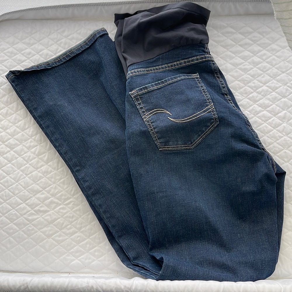 Levi’s maternity bootcut Jeans NWOT